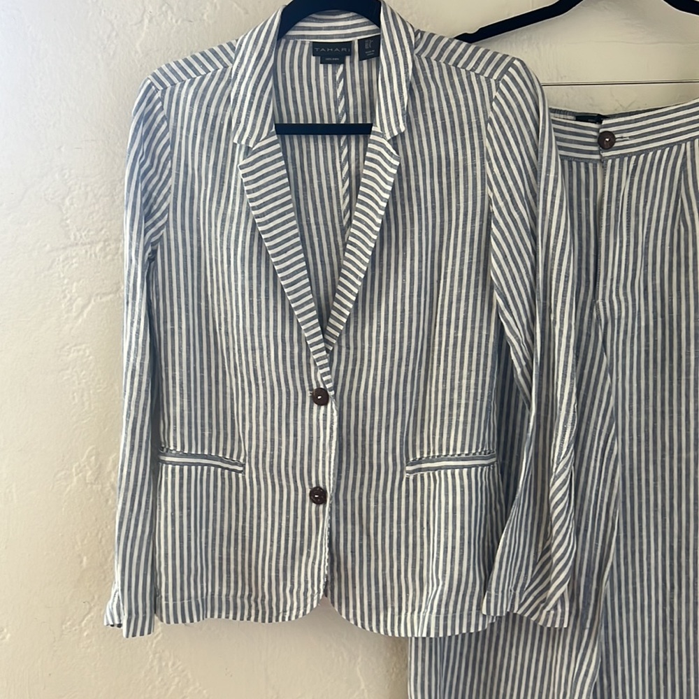 TAHARI LINEN SEERSUCKER SUIT - Picture 3 of 5
